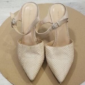 Pour la Victoire heels